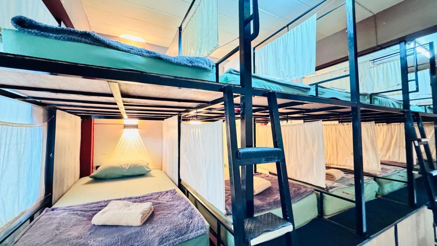 Stay At Moon Hostel Хаад Рин Экстерьер фото