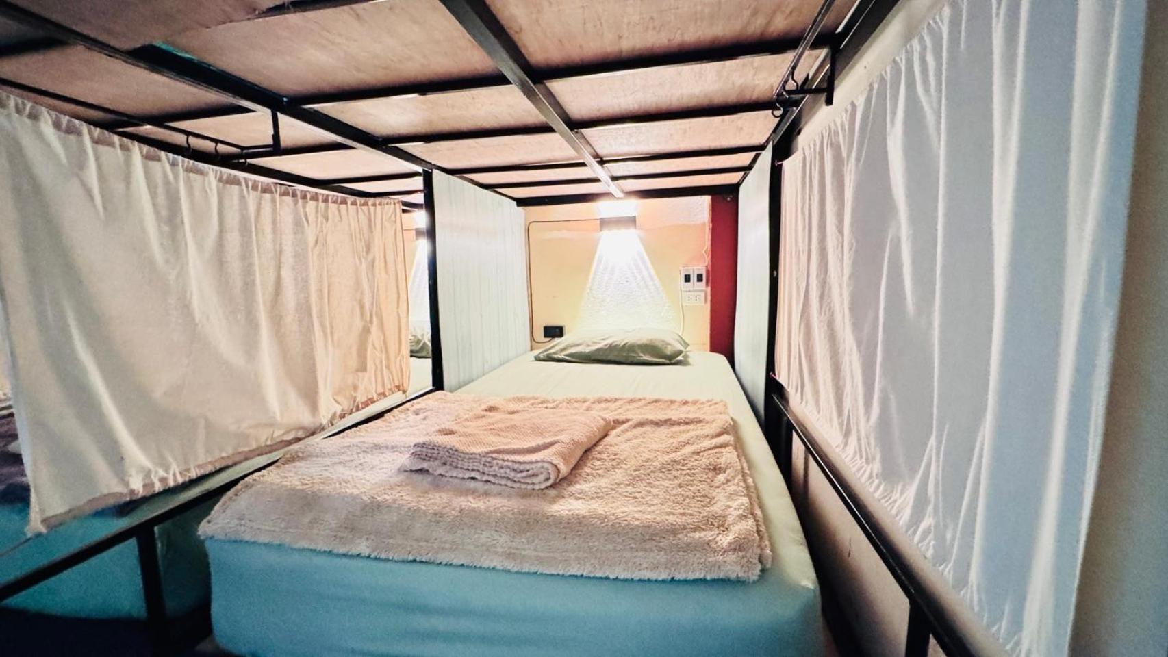 Stay At Moon Hostel Хаад Рин Экстерьер фото